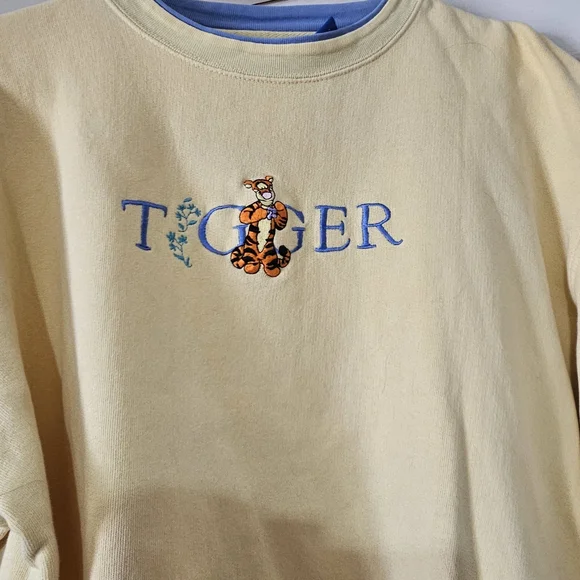 Disney Yellow Tigger Women's Sweater XL - Picture 2 of 5